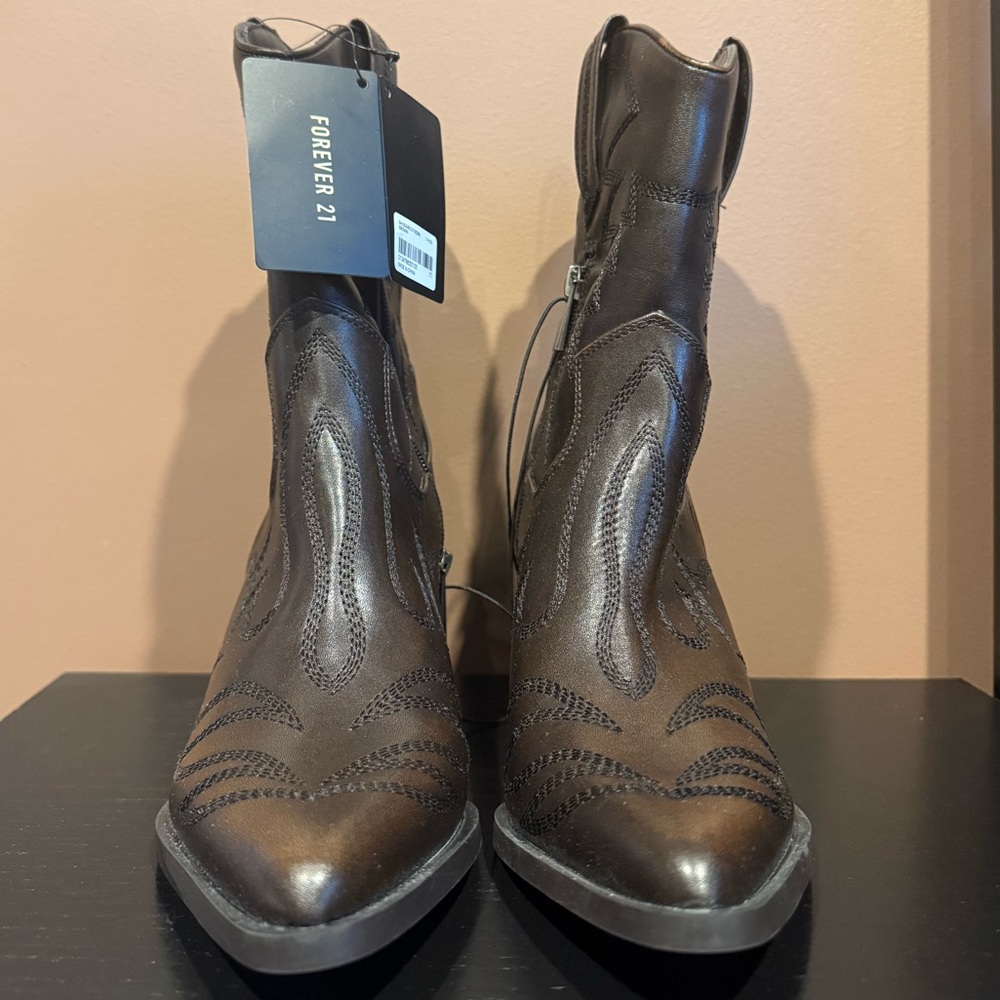 Forever 21 Dark Brown Western Boots! Brand New!